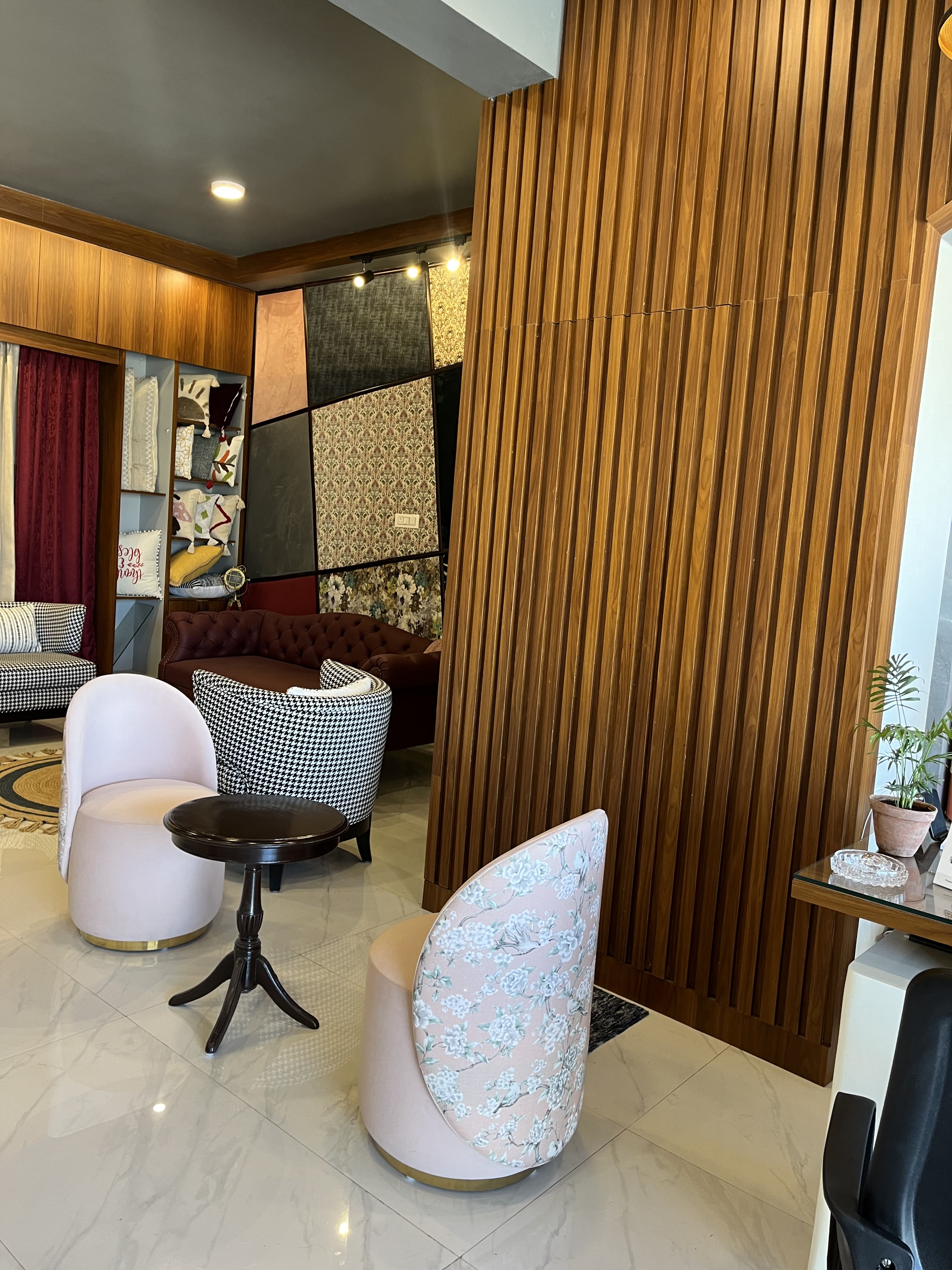 Image for THE LUXE WOOD DECOR 